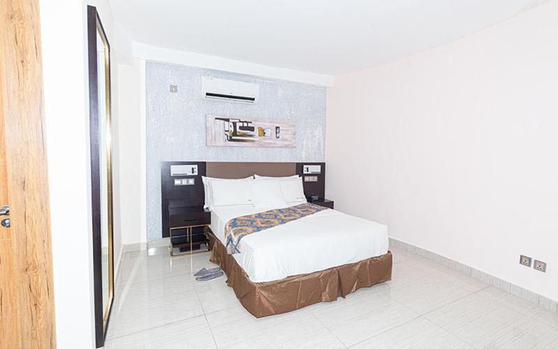 Hotel Le Figaro ดูอาลา ภายนอก รูปภาพ