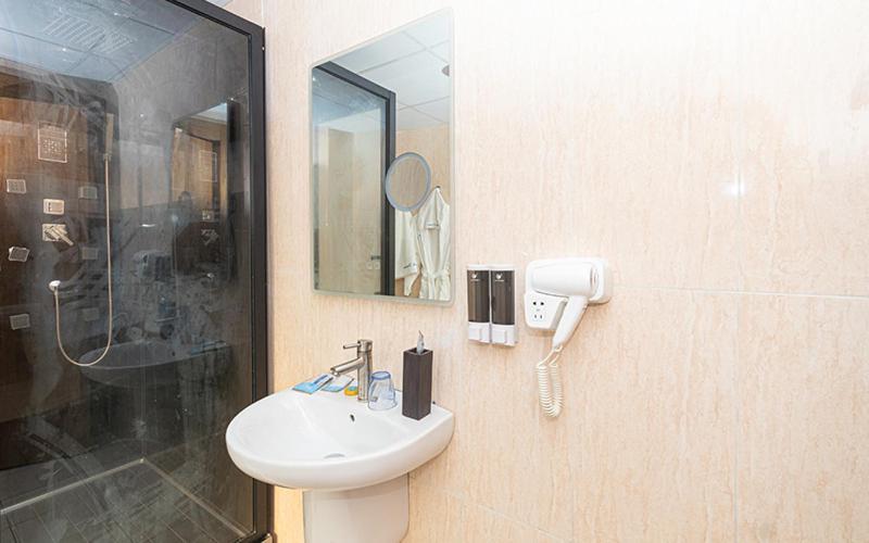 Hotel Le Figaro ดูอาลา ภายนอก รูปภาพ