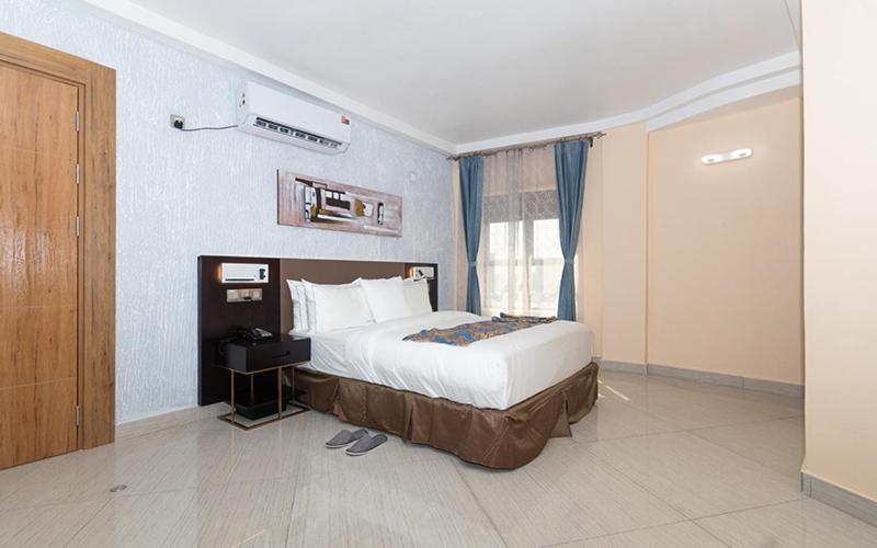 Hotel Le Figaro ดูอาลา ภายนอก รูปภาพ