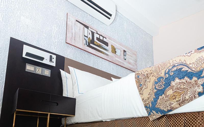 Hotel Le Figaro ดูอาลา ภายนอก รูปภาพ
