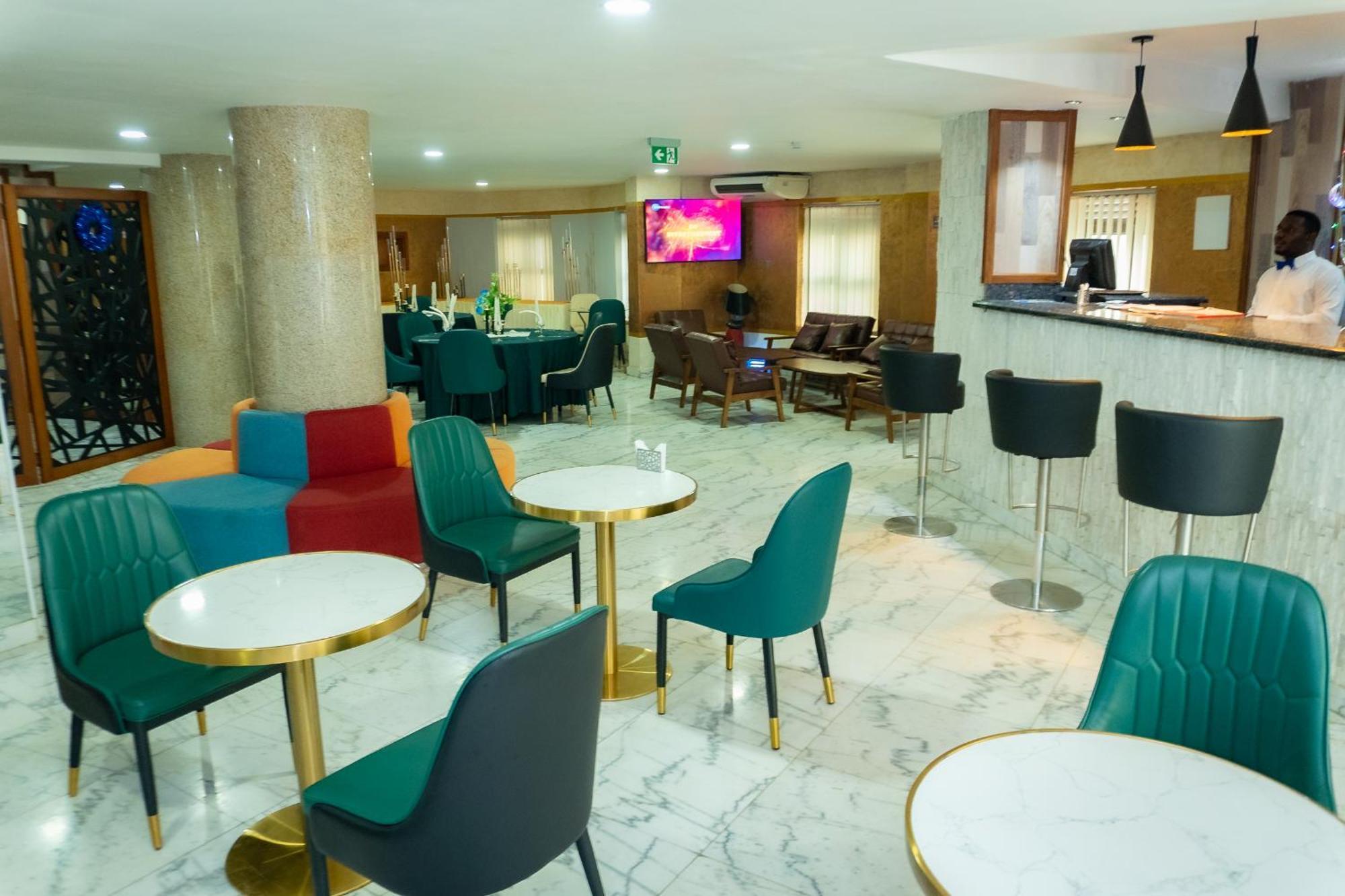 Hotel Le Figaro ดูอาลา ภายนอก รูปภาพ