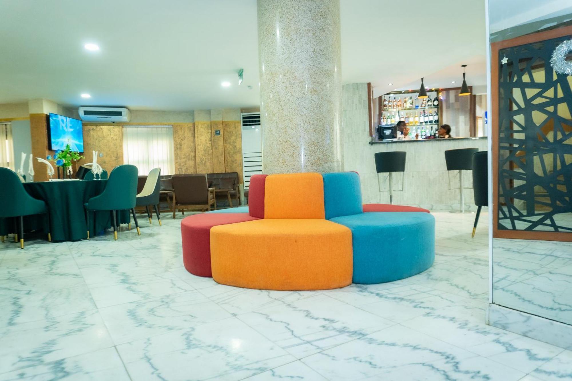 Hotel Le Figaro ดูอาลา ภายนอก รูปภาพ