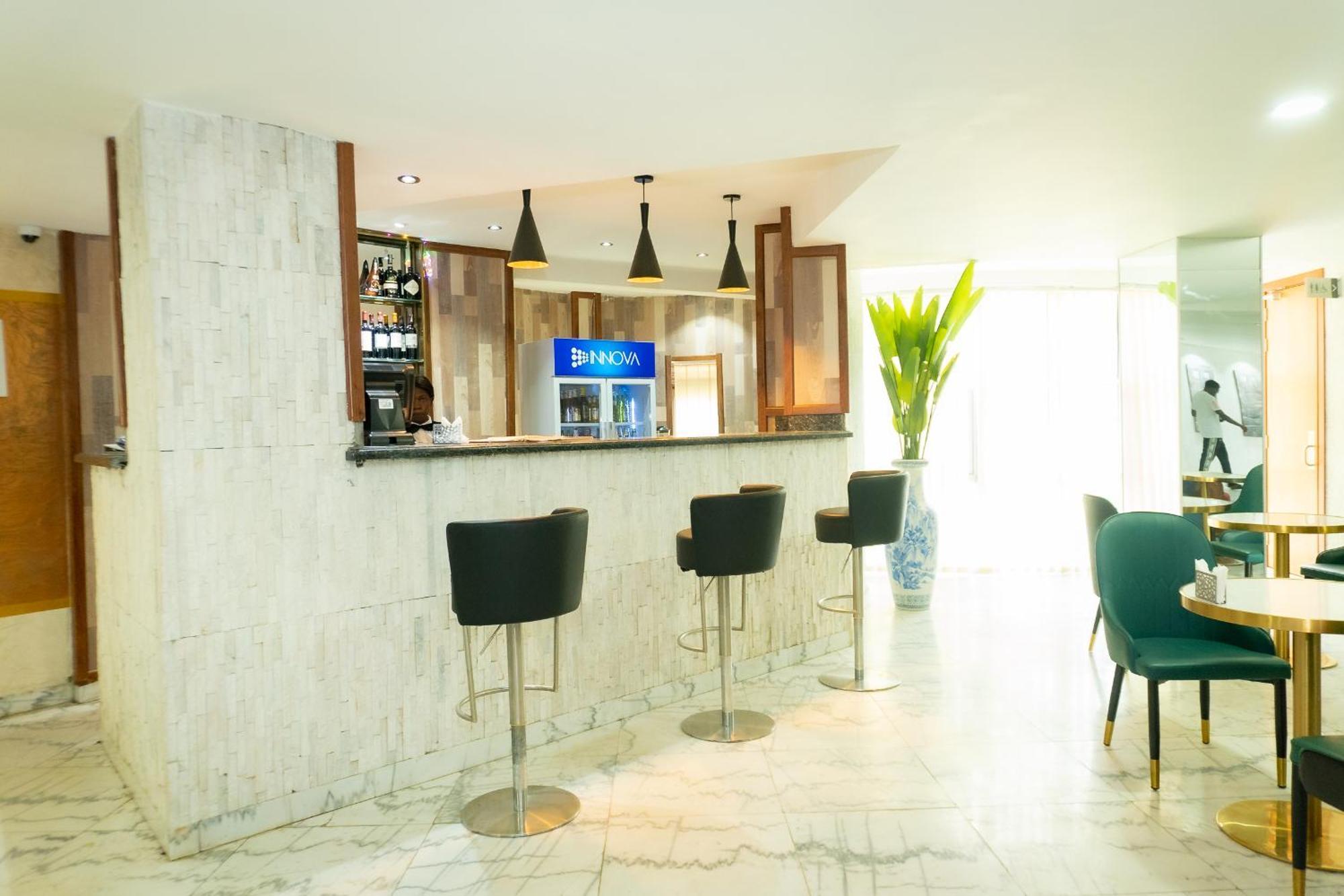 Hotel Le Figaro ดูอาลา ภายนอก รูปภาพ