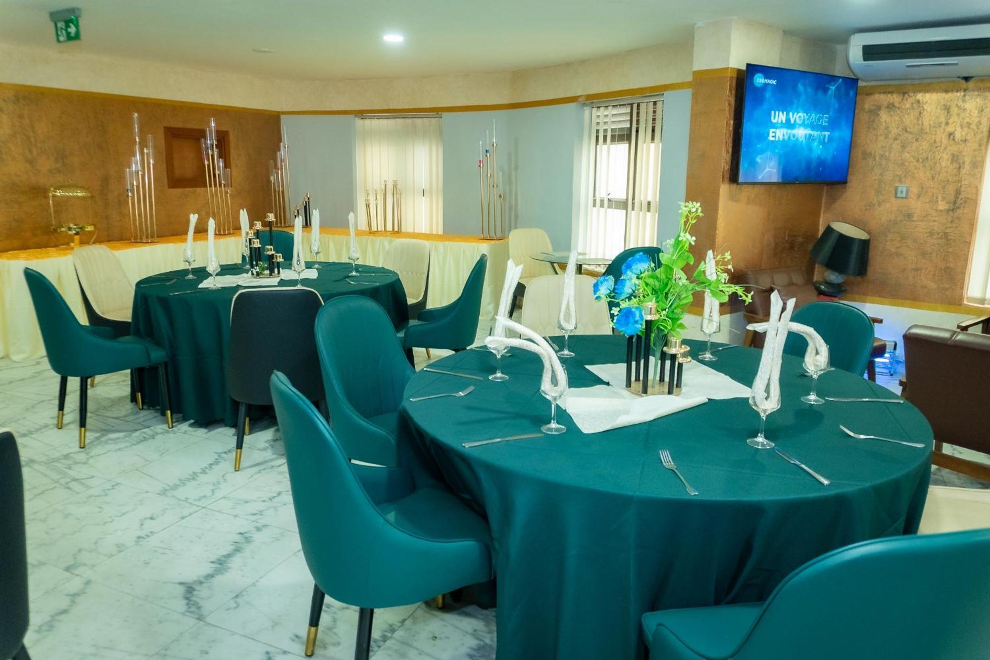 Hotel Le Figaro ดูอาลา ภายนอก รูปภาพ