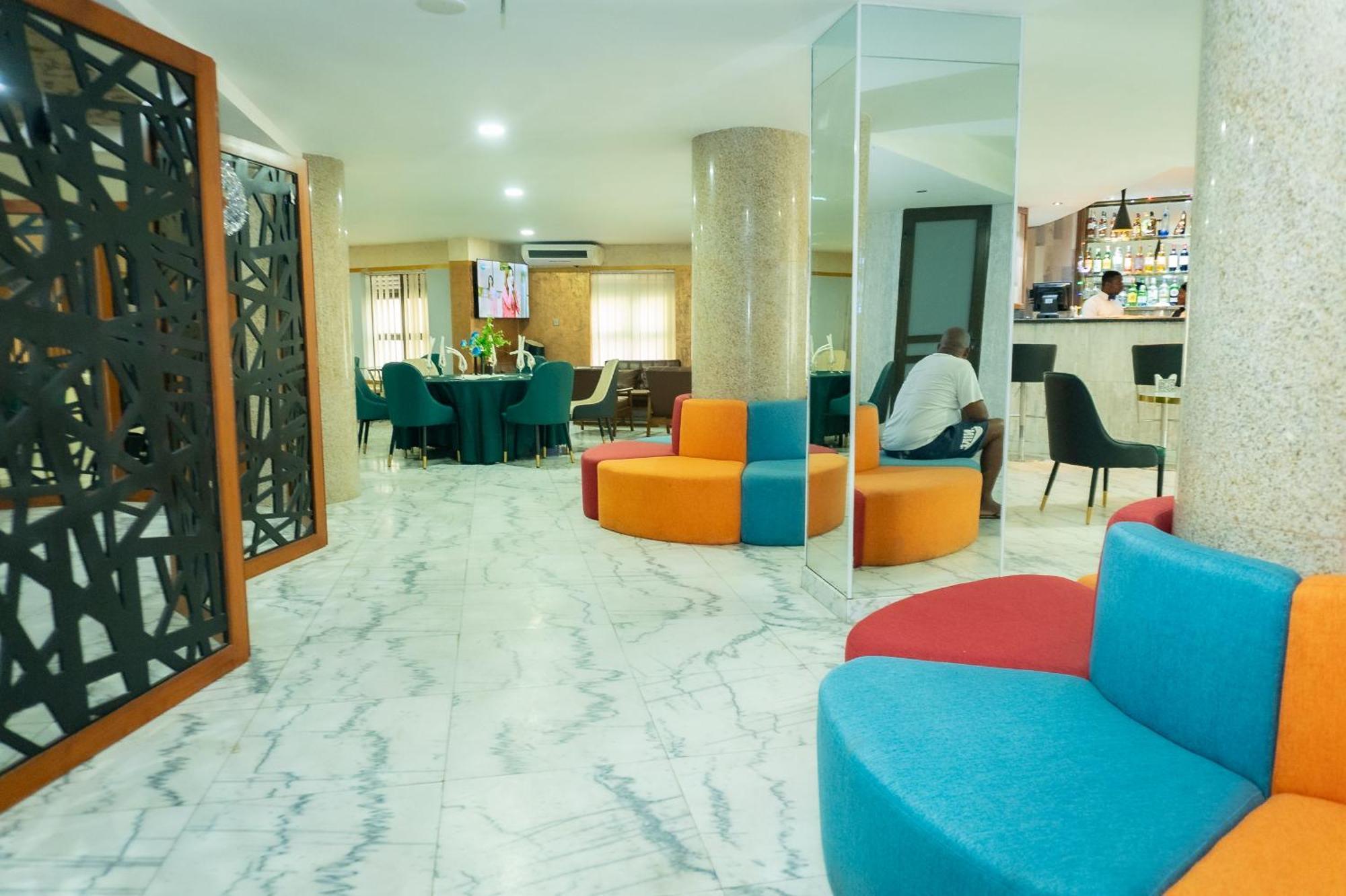 Hotel Le Figaro ดูอาลา ภายนอก รูปภาพ