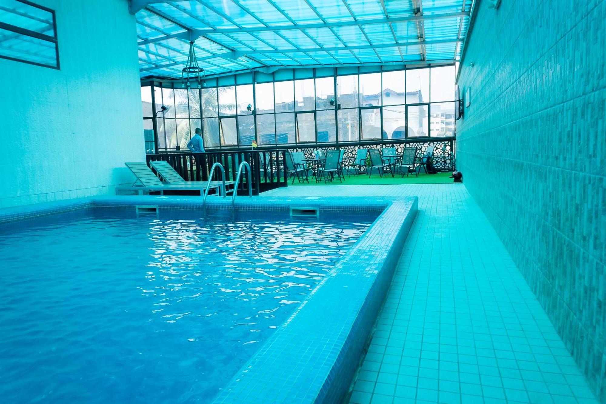 Hotel Le Figaro ดูอาลา ภายนอก รูปภาพ